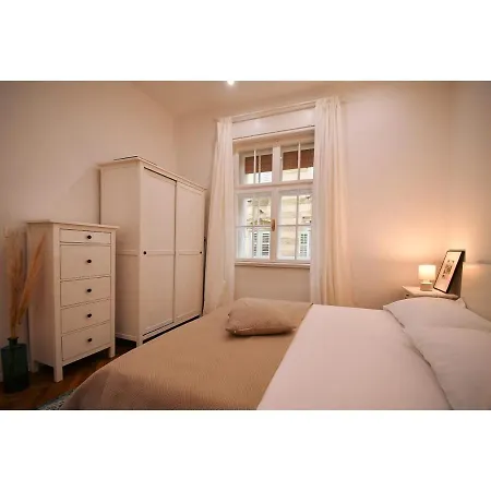 Neptune 2 Apartmán *