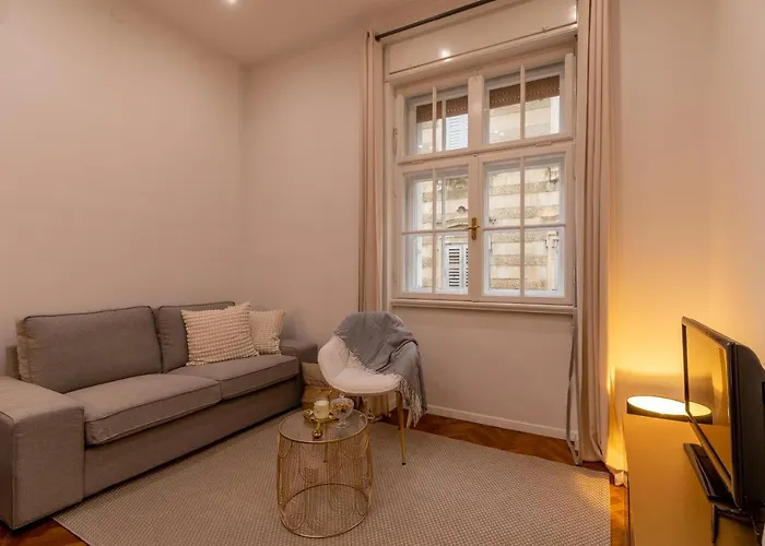 Neptune 2 سبليت